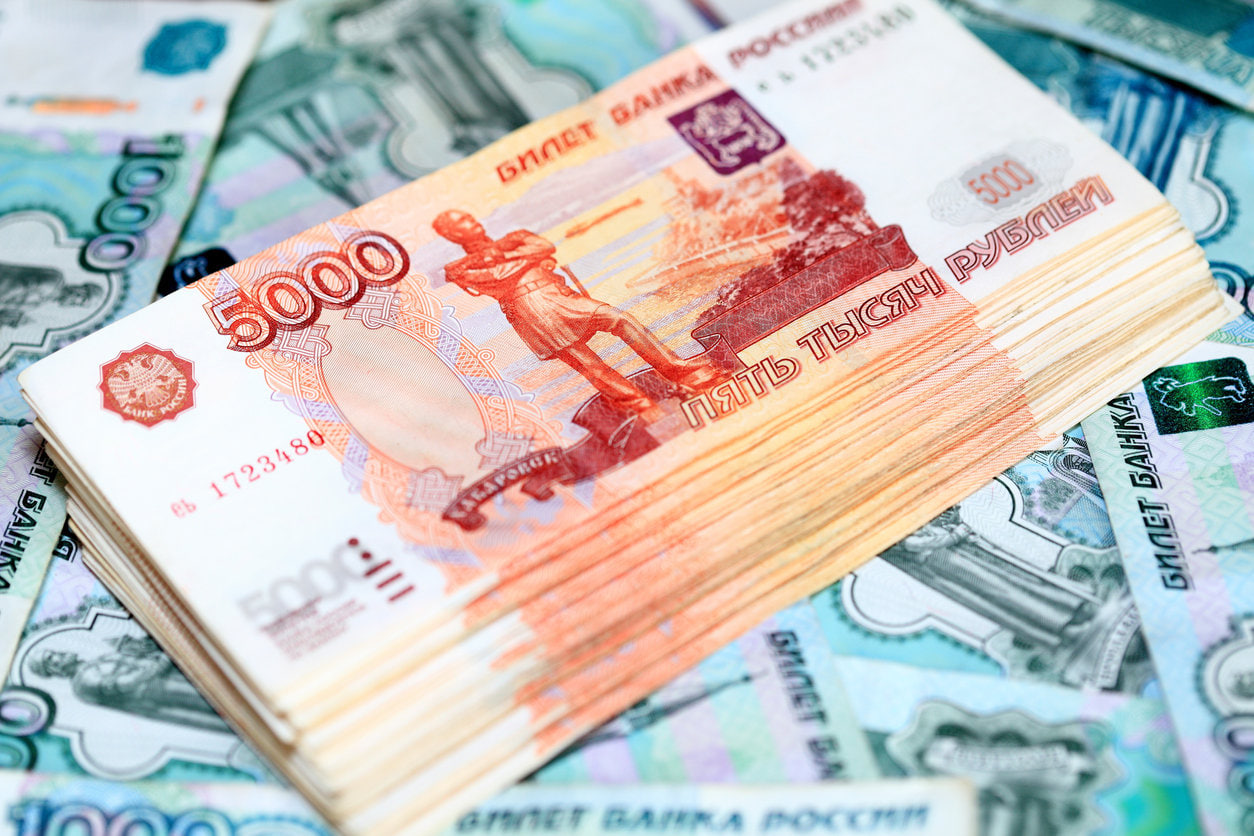 Rossiya rubli uch oyda o‘zbek so‘miga nisbatan qariyb 20 foizga qadrsizlandi